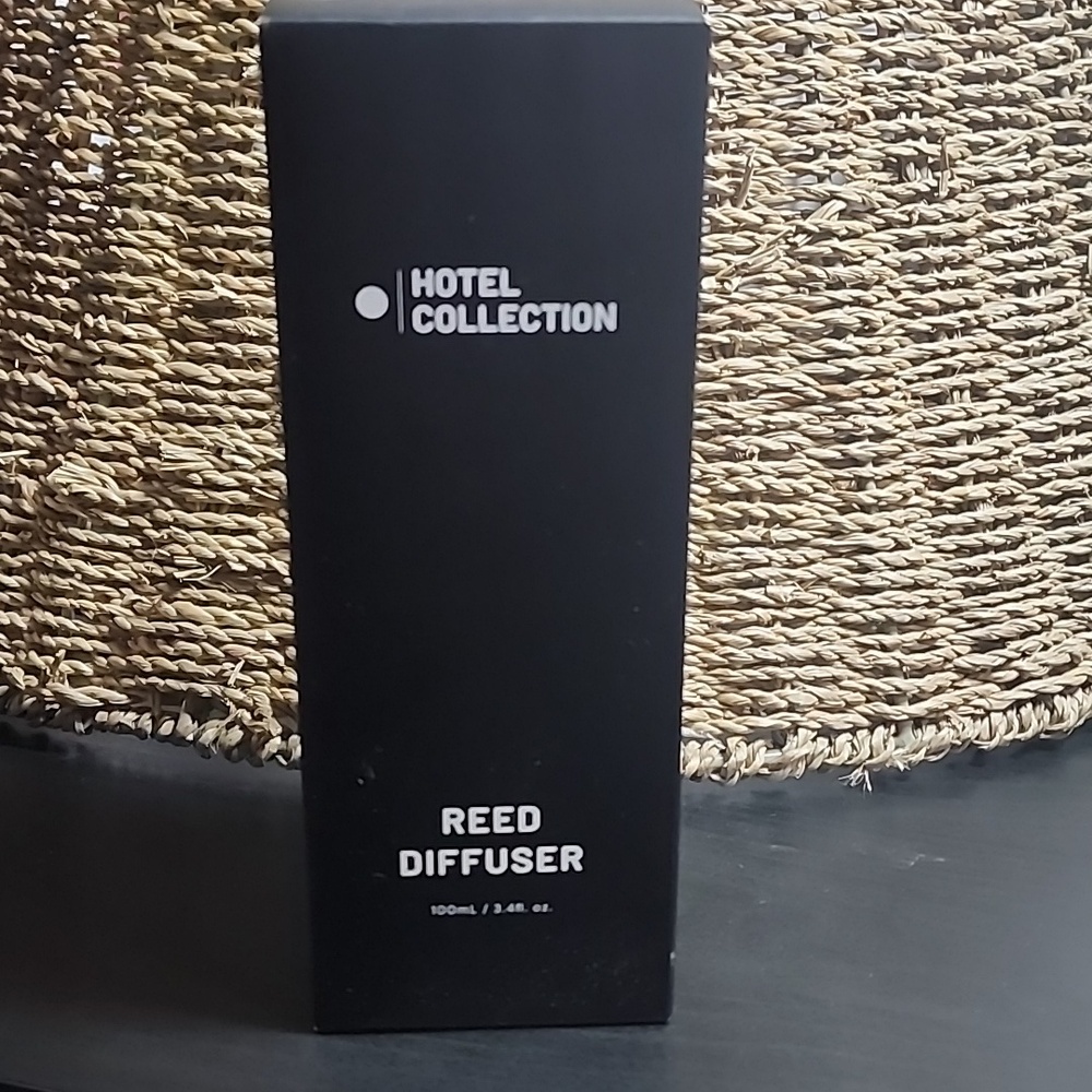 NIB Hotel Collection Reed Diffuser In Echelon Scent Black - Picture 2 of 5